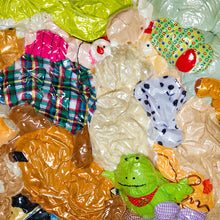 Lade das Bild in den Galerie-Viewer, Plastik